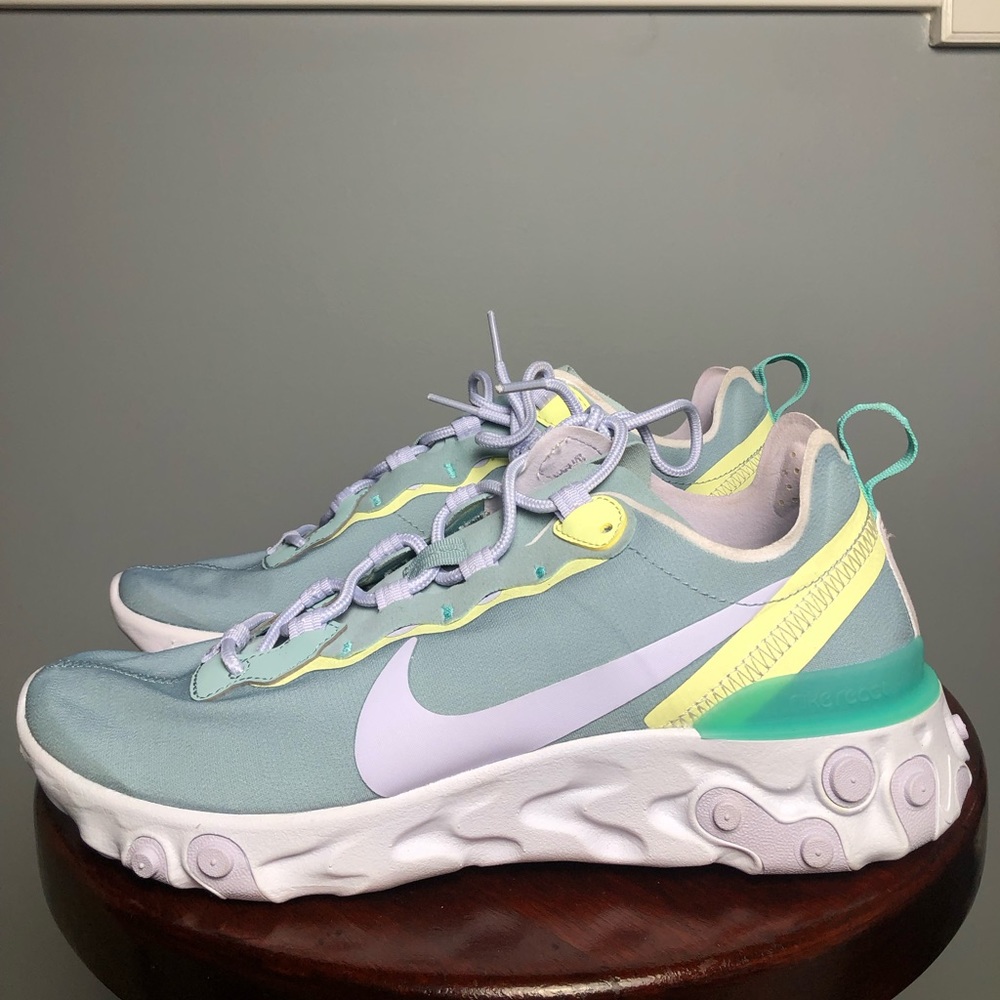 Women’s Nike react element 55 frosted spruce